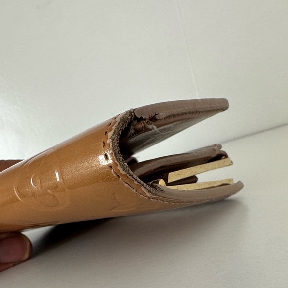 Louis Vuitton Gold Vernis Monogram Kisslock Wallet - Picture 11 of 12